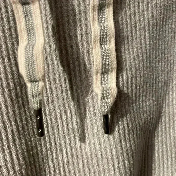 Aerie Women’s Small Ribbed Hoodie - Picture 5 of 9